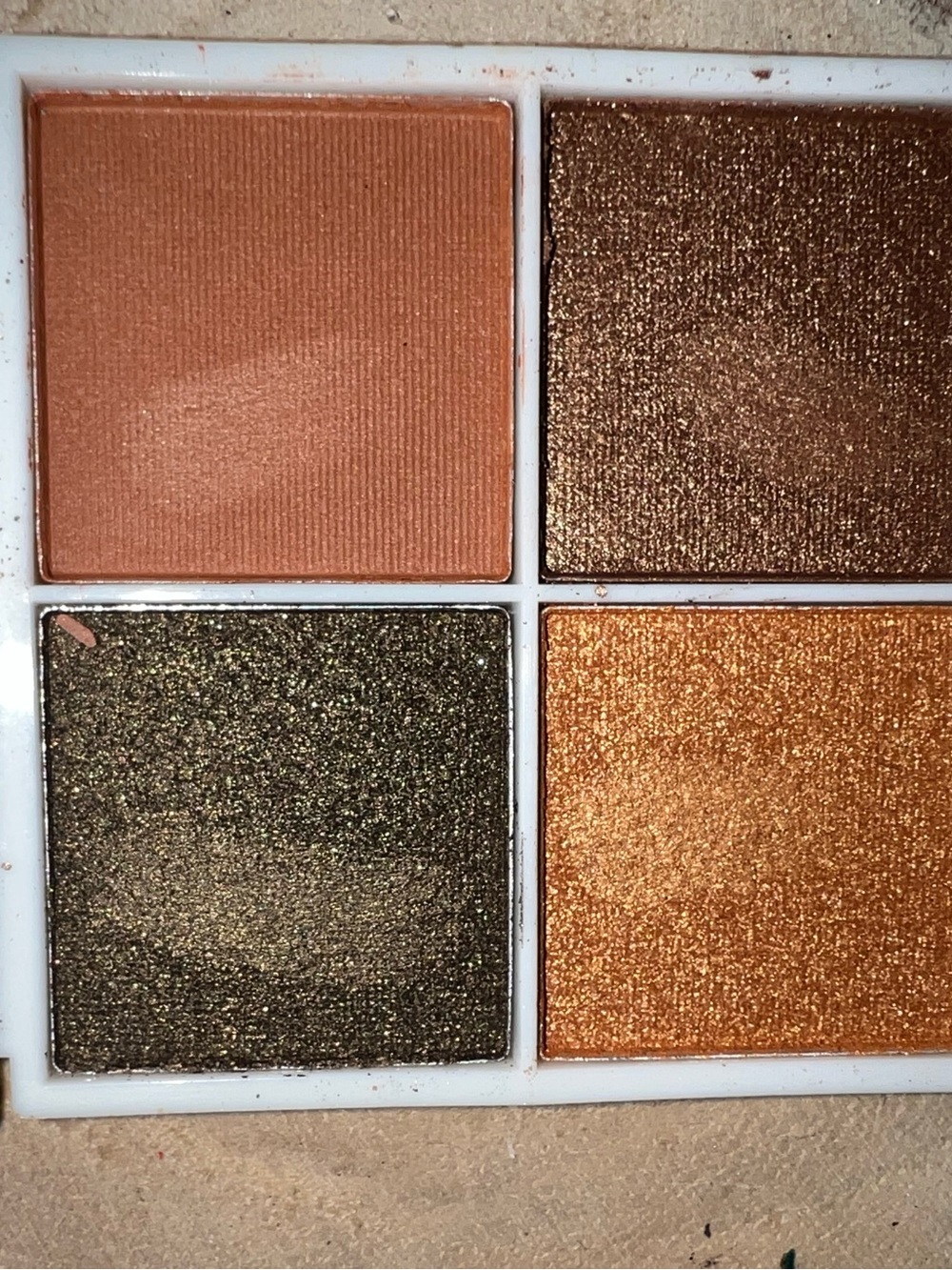 Oryza camo eyeshadow 4 section palette #111